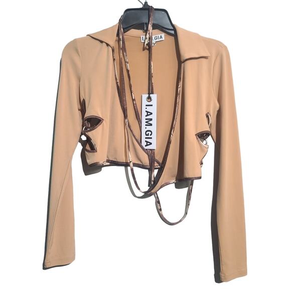 I.AM.GIA Renalee Flower Cutout Crop Top NWT - Picture 2 of 6